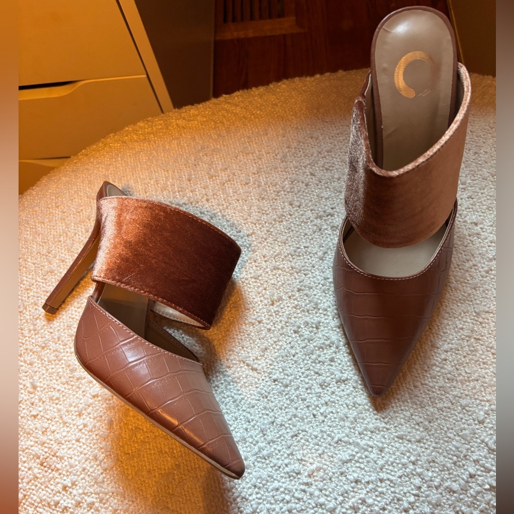 Taupe mules